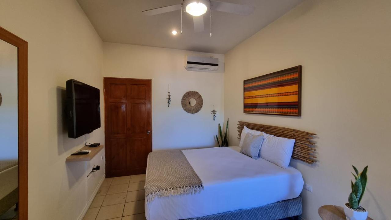 Zulu Surf Hotel Tamarindo Exterior photo